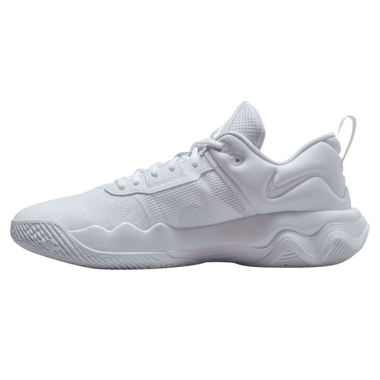 white basketball shoe