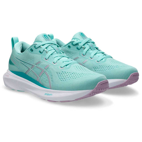 youth running shoes