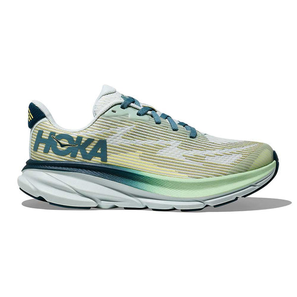 youth running shoes