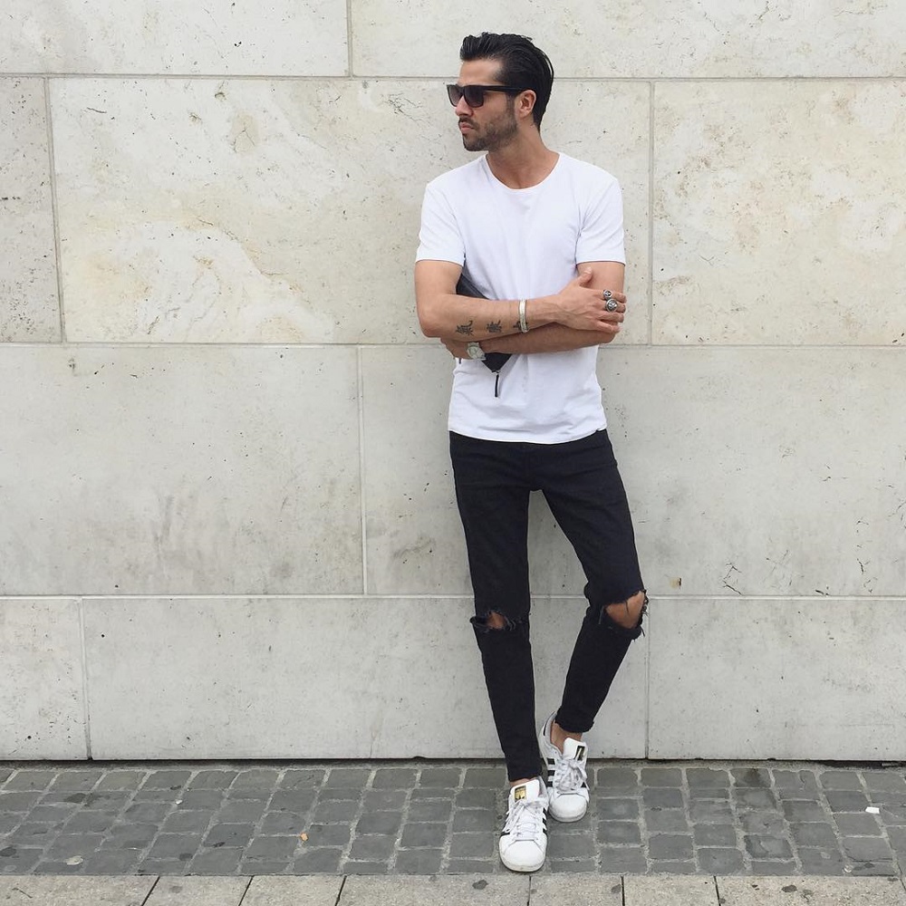 white sneaker 