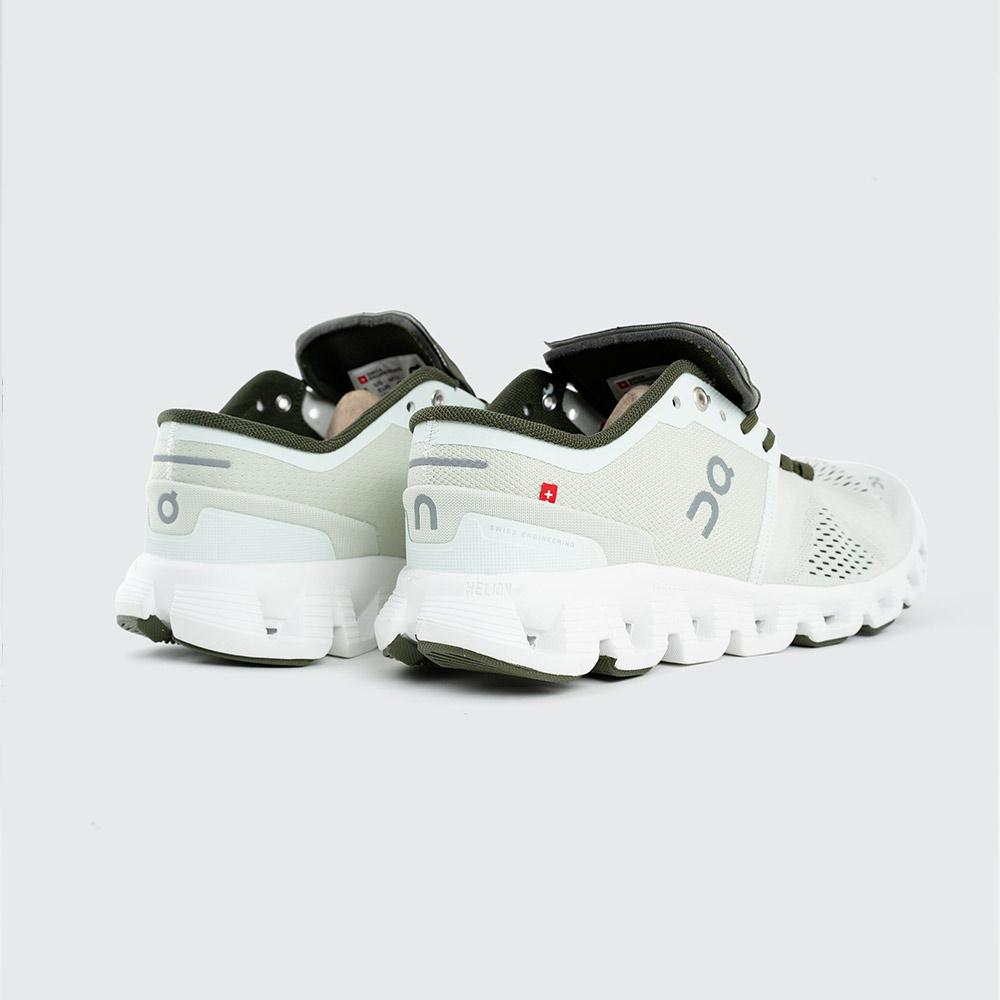 qc running shoes