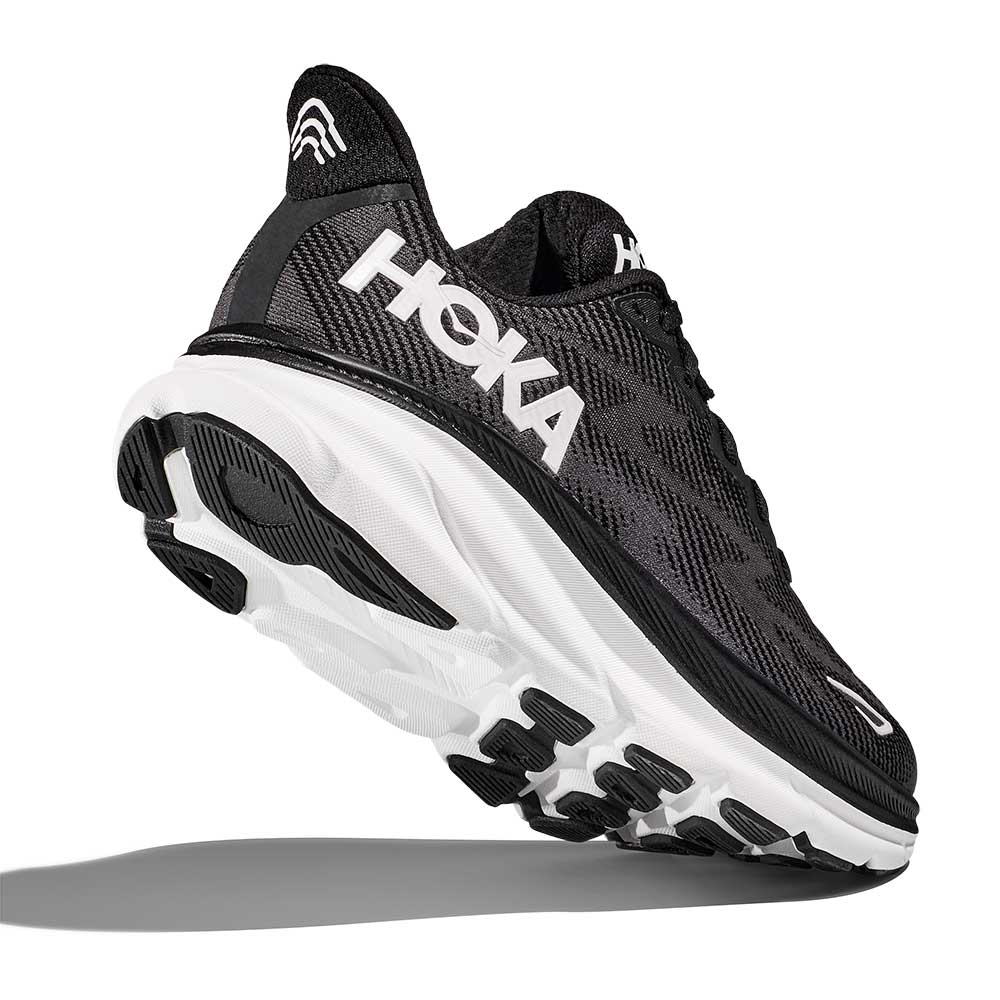 running shoes black