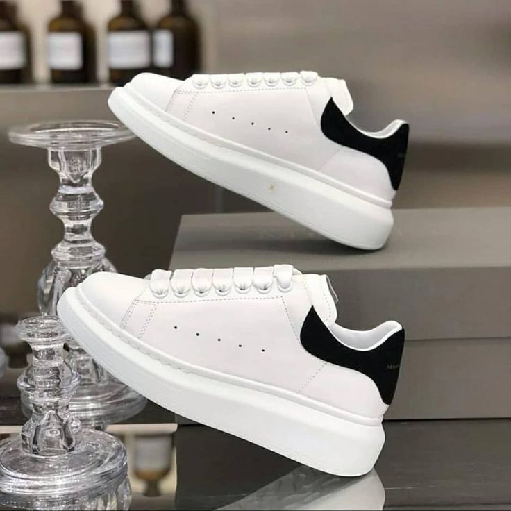 designer sneaker women