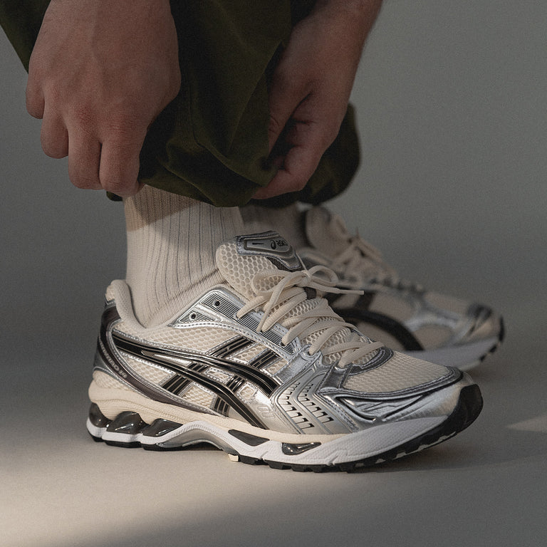 retro running shoes