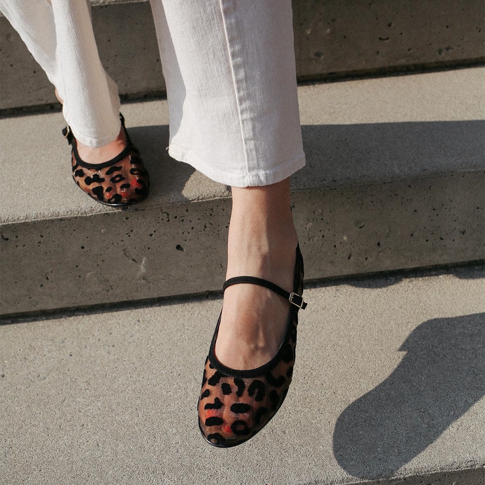 demi-jane-leopard-on-figure