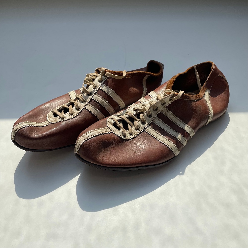 retro running shoes