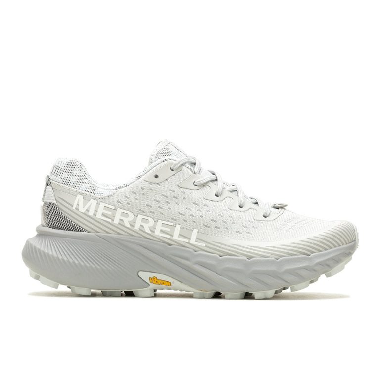 outdoor running shoes