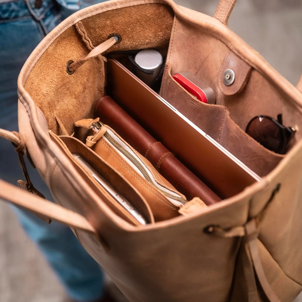 leather tote bag