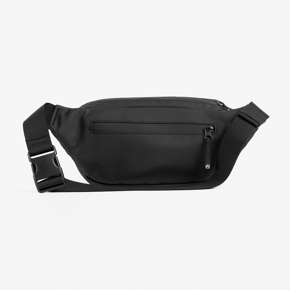 black crossbody bag