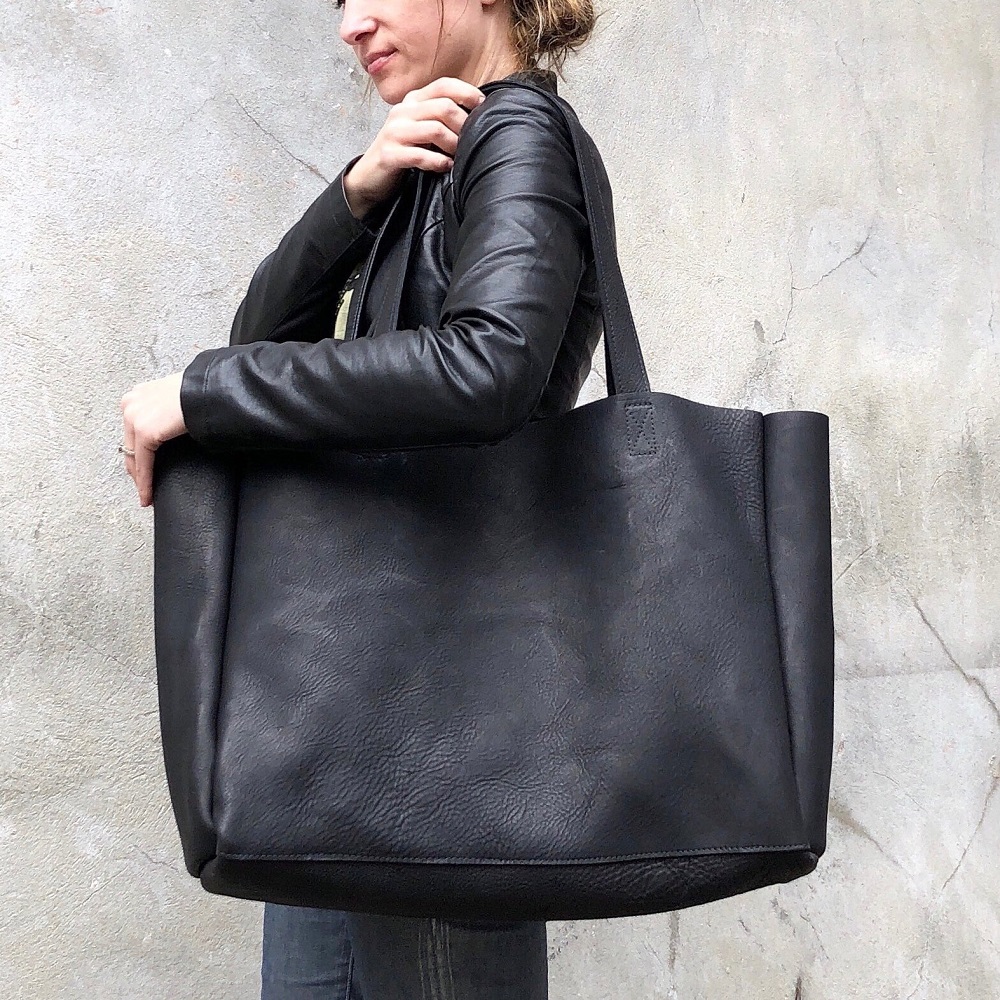 leather tote bag