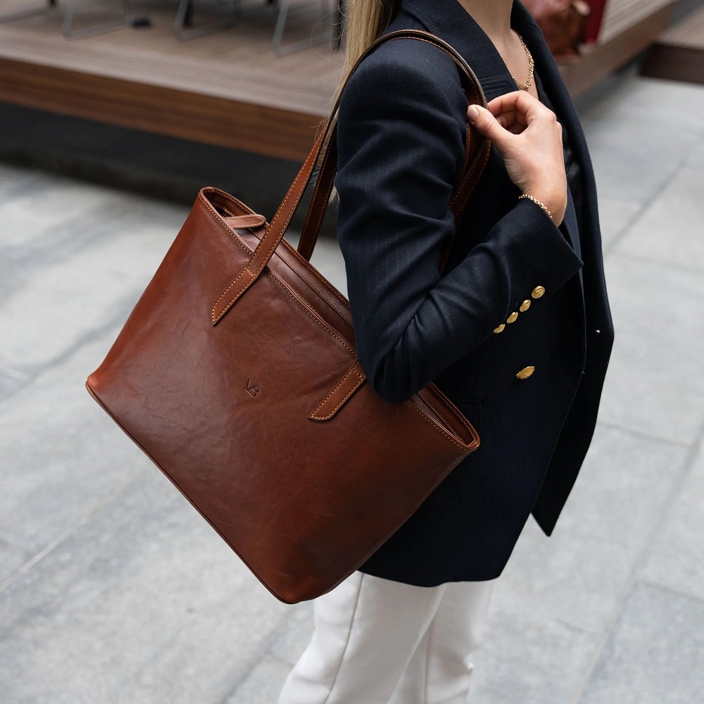 leather tote bag
