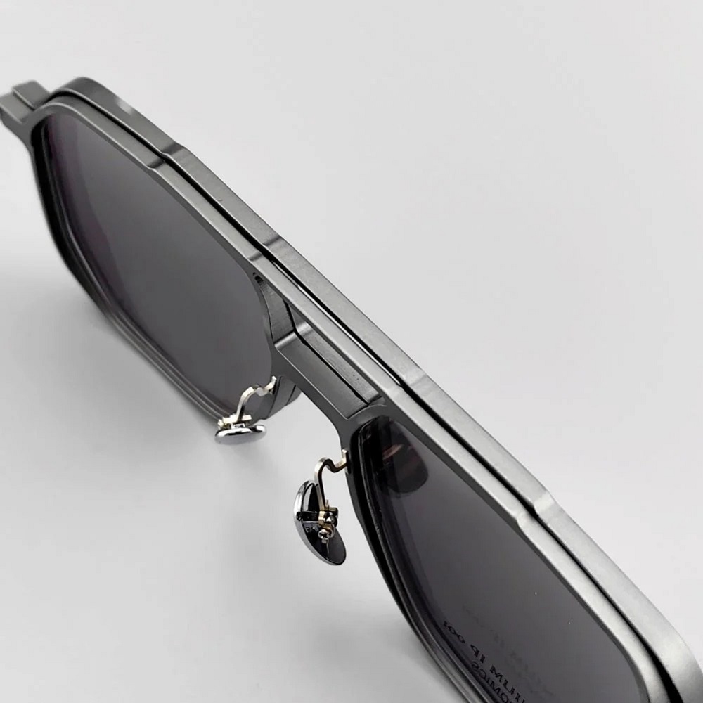magnetic sunglass clip