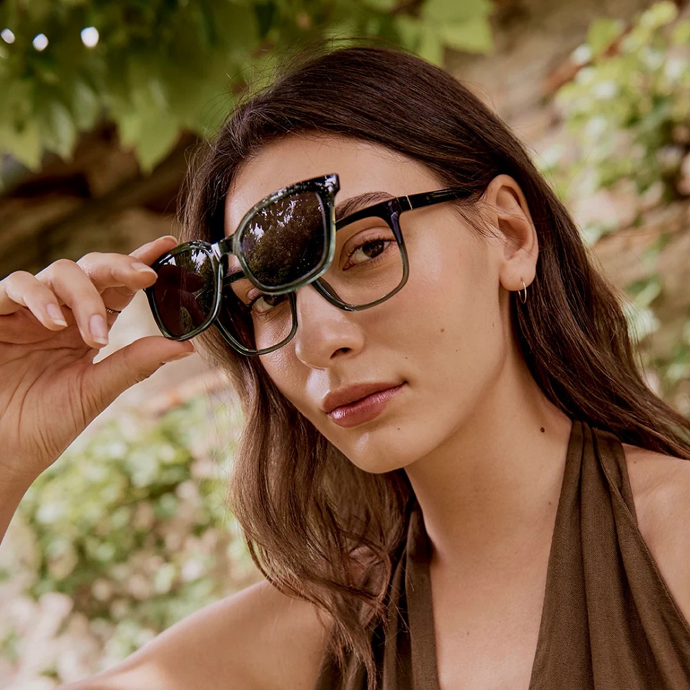 magnetic sunglass clip