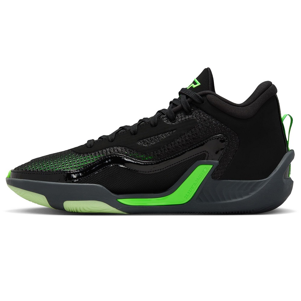 basketball shoes black