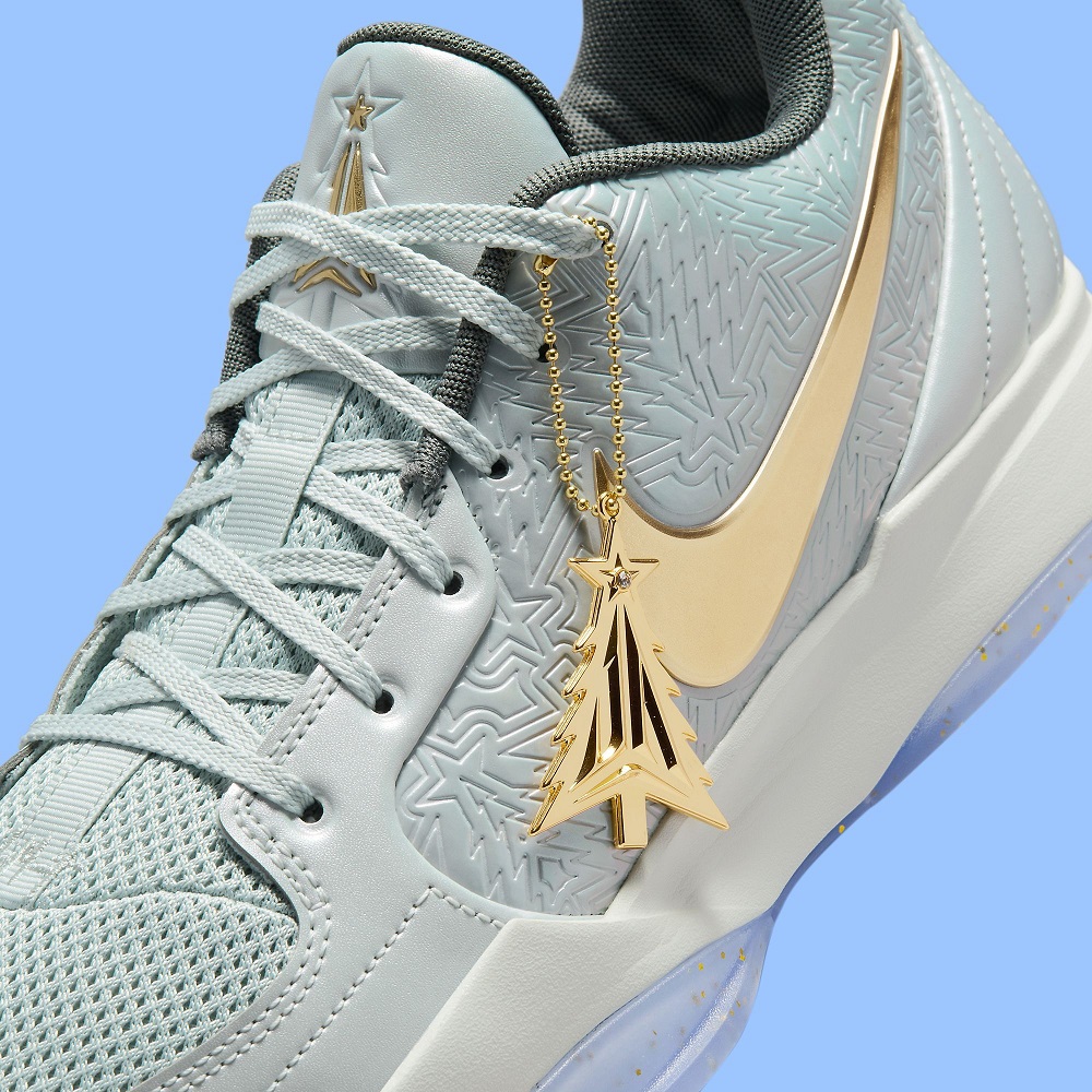 nike christmas shoes