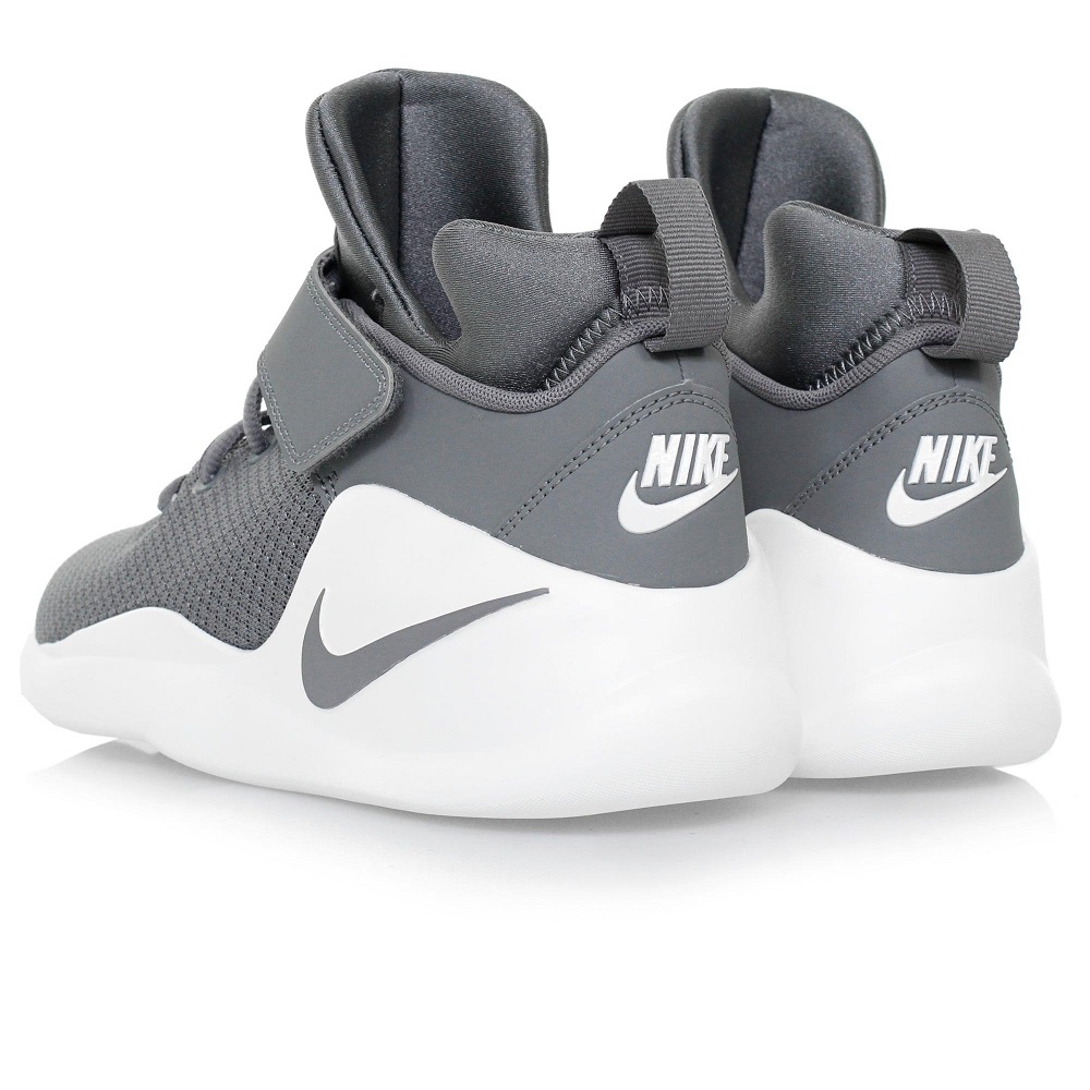 gray nike basketball shoes