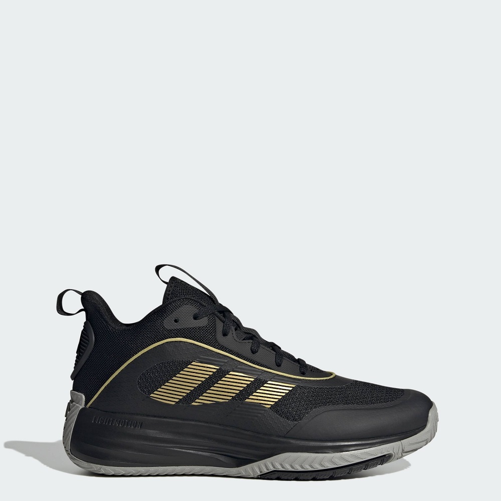 black adidas basketball shoes